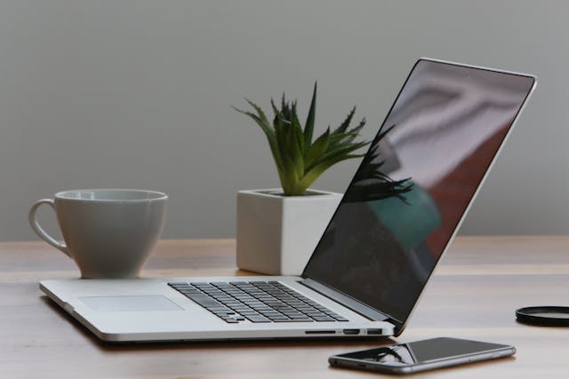 merawat laptop